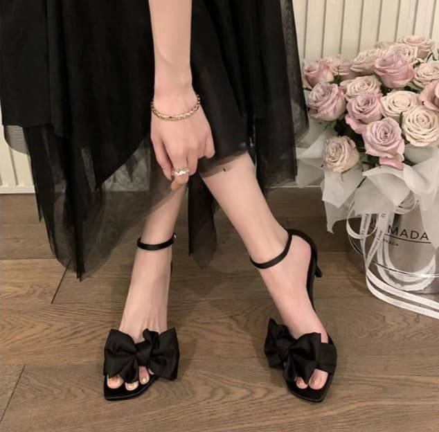 黒靴 レディース厚底サンダル黒リボン付き美脚ストラップ