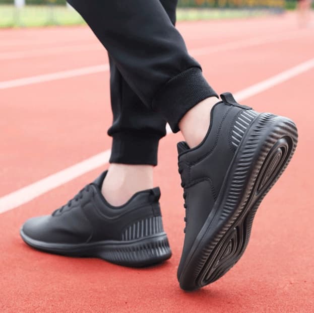 黒靴 軽快スポーツ シンプル快足