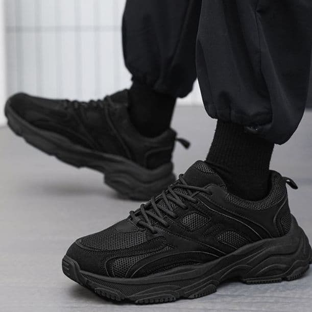 黒靴 エアメッシュ ストリートランナー