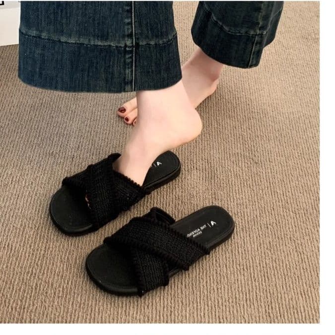 黒靴 クロスニットフラットサンダル