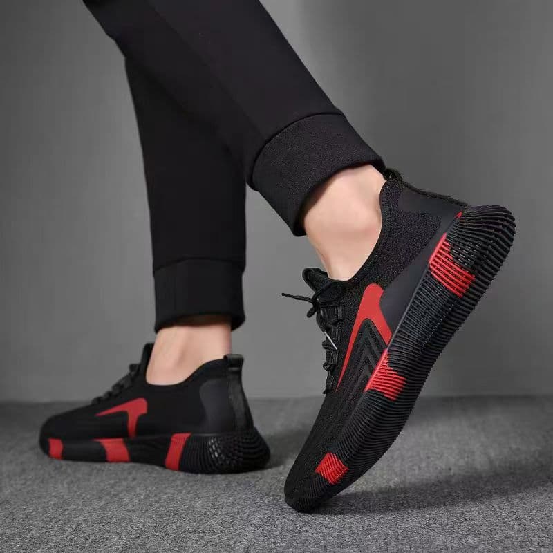 黒靴 軽快ステップメッシュランナー