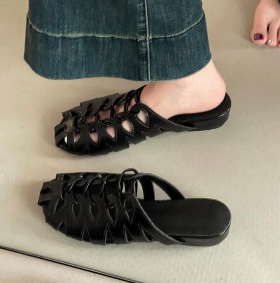 黒靴 黒の透かし編みミュールサンダル