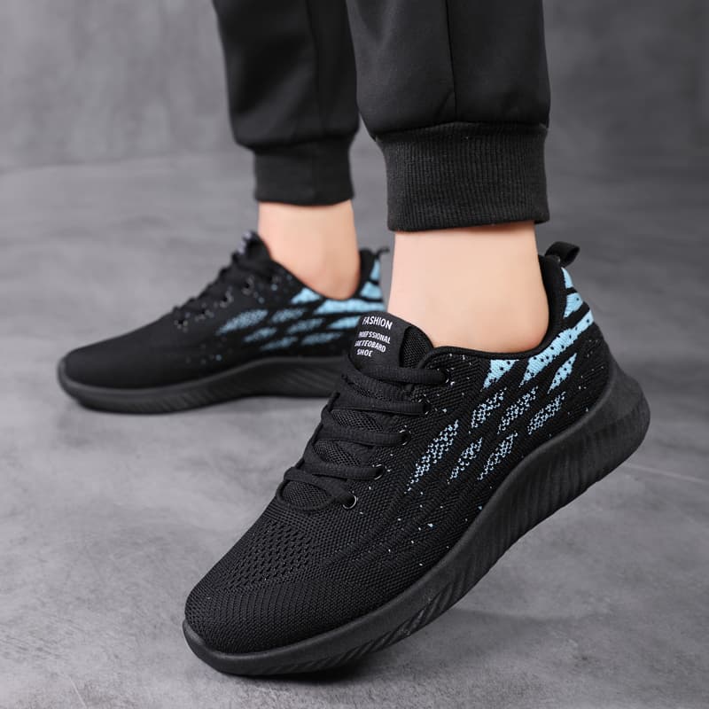 黒靴 軽量メッシュスポーツシューズ