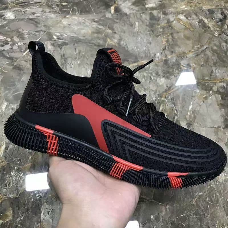 黒靴 軽快ステップメッシュランナー