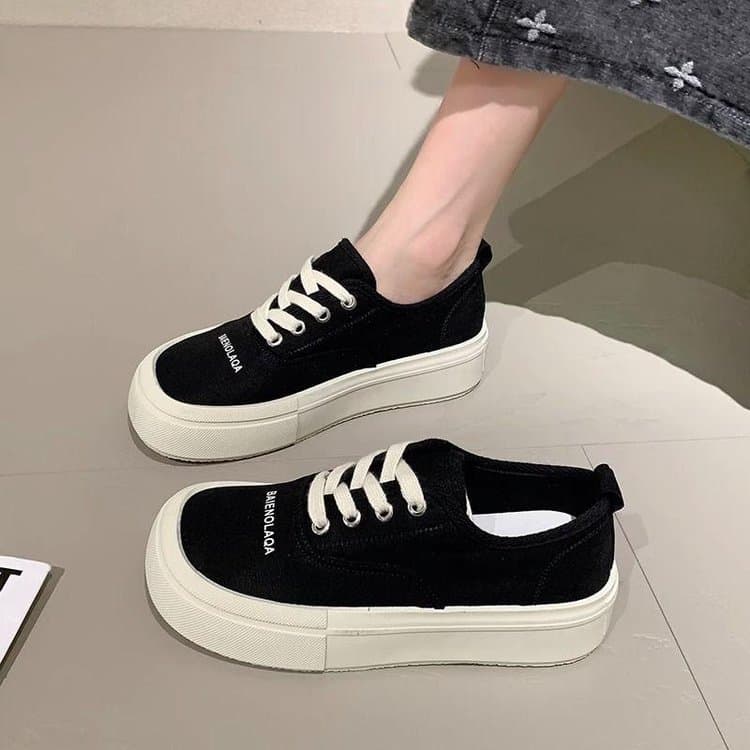 厚底黒スニーカー レディース 美脚効果 歩きやすい