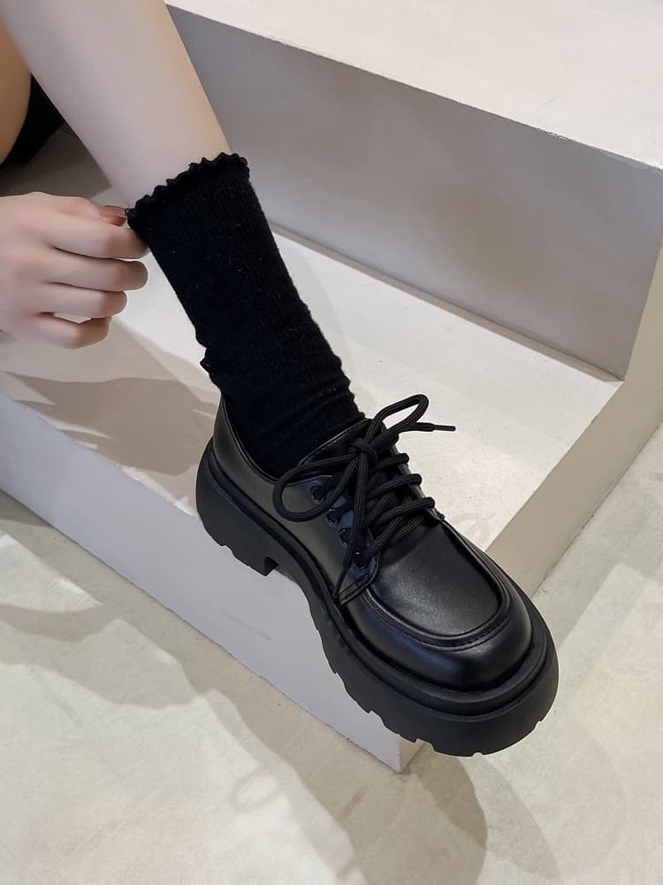 黒靴 厚底モカシンレースアップシューズ