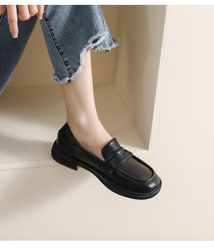 黒靴 クラシックローファー