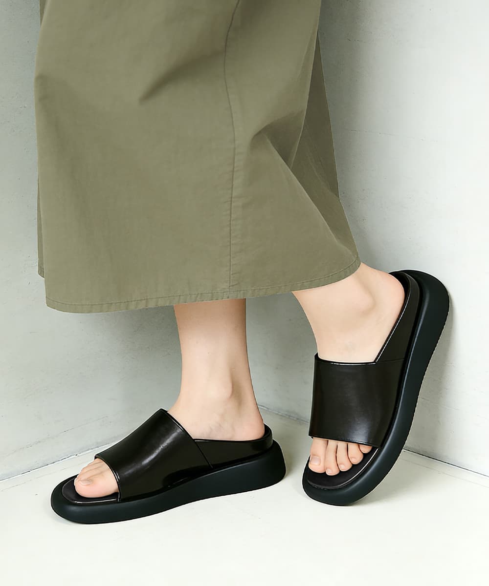 黒靴厚底合成皮革サンダル 