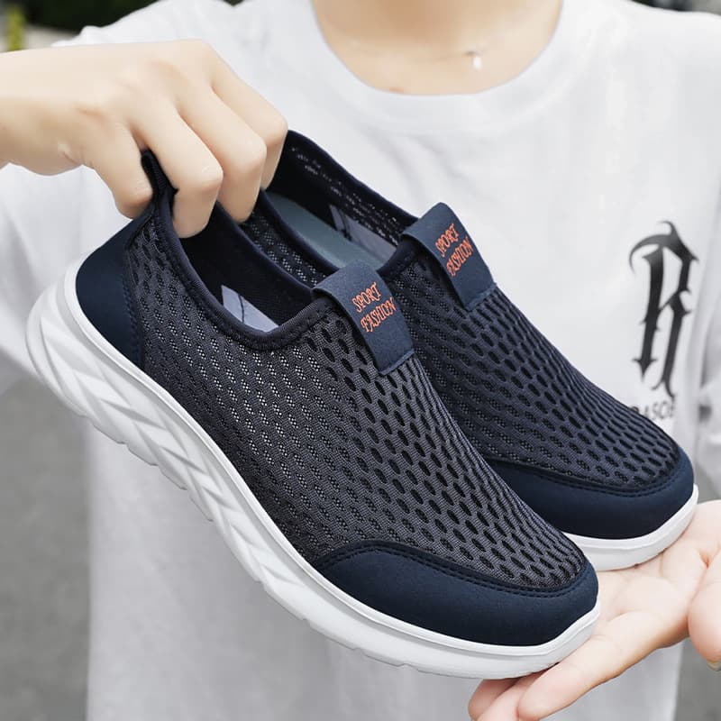 黒靴 メッシュ編み軽量ランニングシューズ